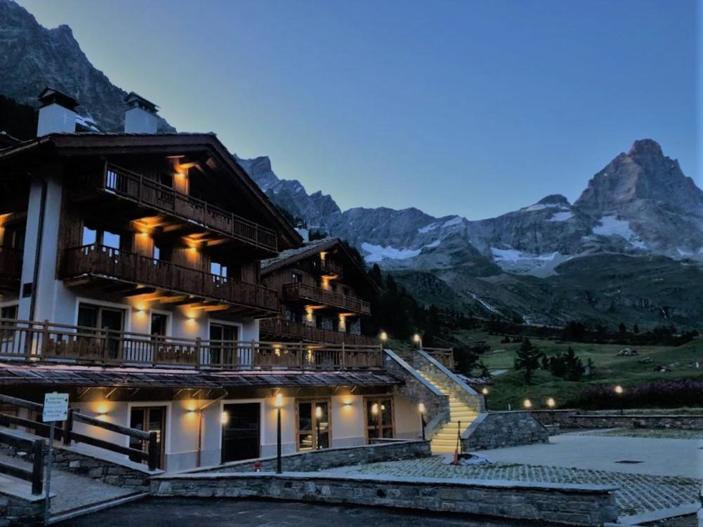 3 Chalets Aparthotel Breuil-Cervinia Exterior photo