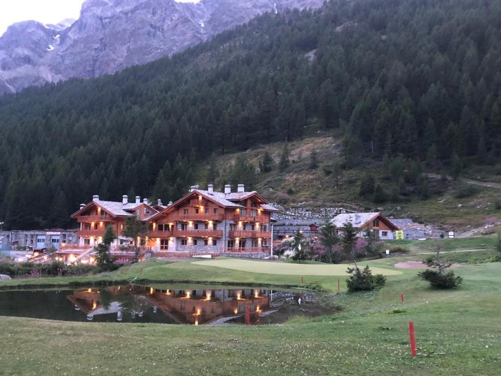 3 Chalets Aparthotel Breuil-Cervinia Exterior photo